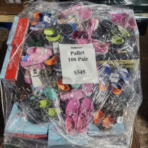 Shoe pallet of 100 pairs of shoes
